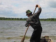 На лодке